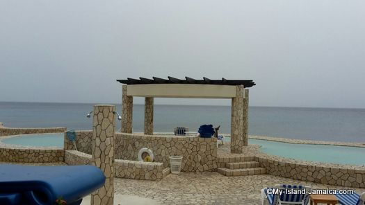 negril_jamaica_resorts_the_spa_retreat_hotel_seaside_pool