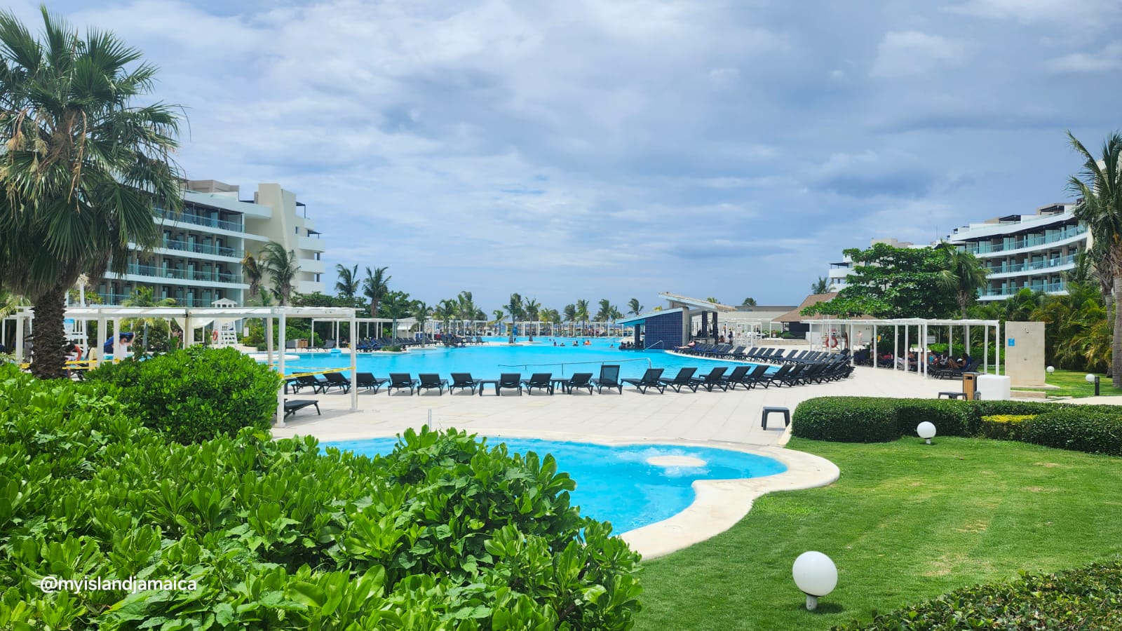 ocean-coral-spring-jamaica-pool-property
