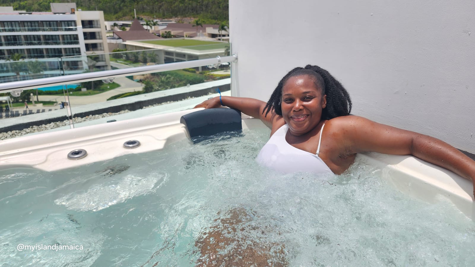 ocean_coral_spring_jacuzi_omeil_gayle
