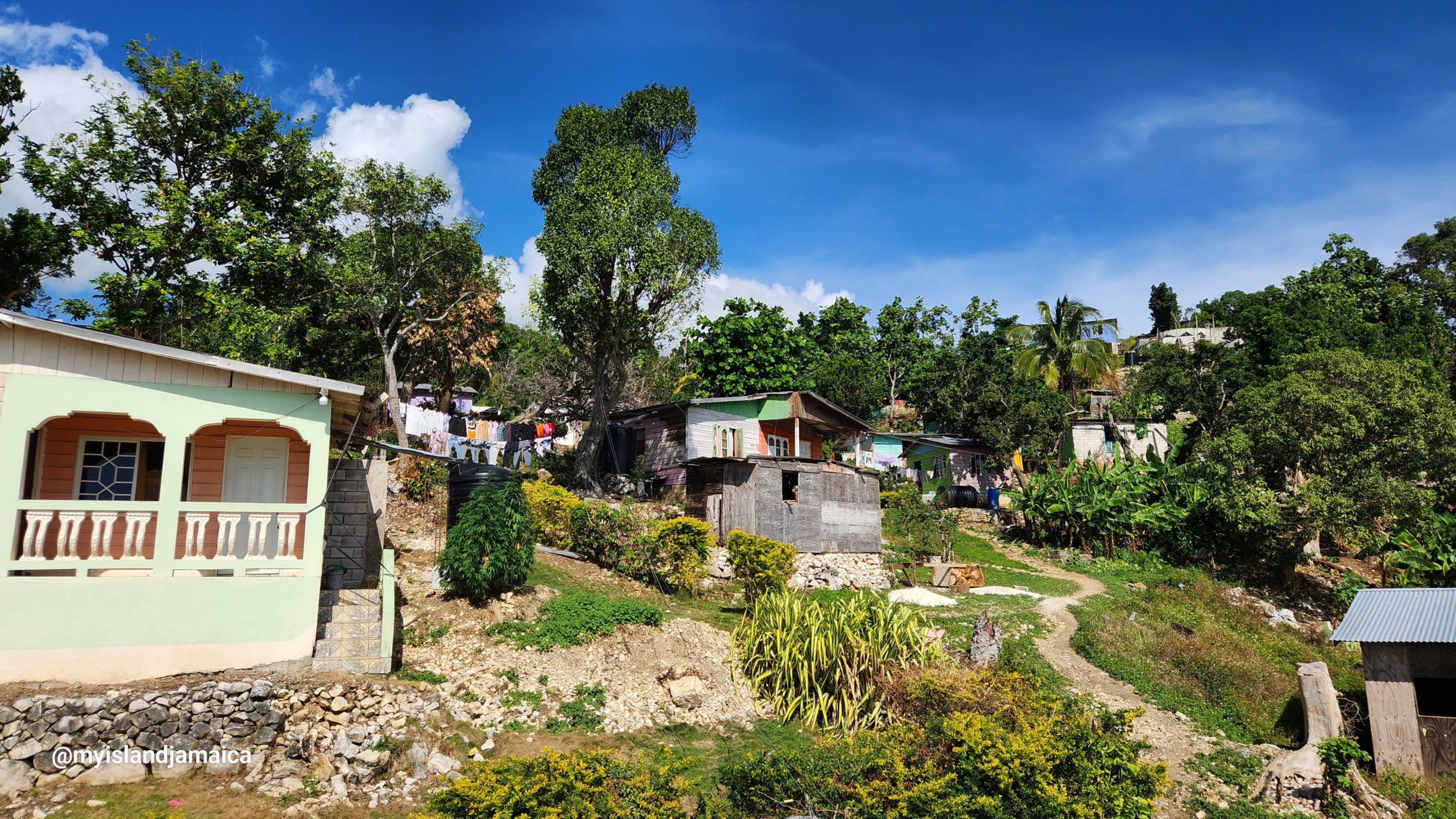 quiet_towns_near_tourist_hubs_jamaica