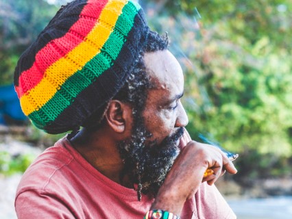 rasta_smoke_lonely_planet