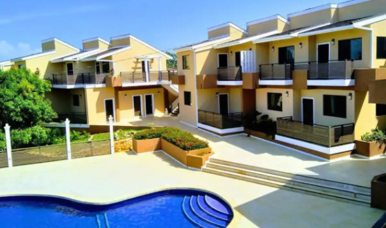 Rest-A-Bit Exterior And Pool | Airbnbs In Negril (Photo Credit: Airbnb)