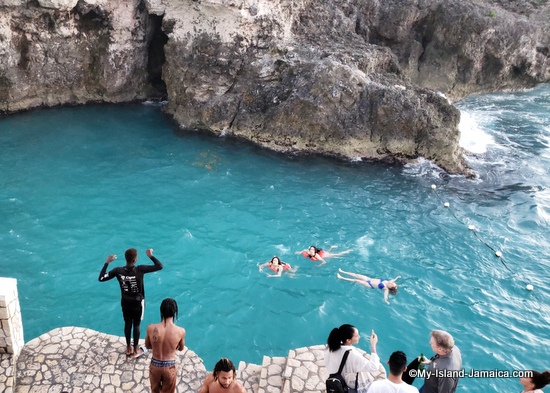 ricks_cafe_jamaica_pool
