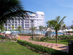 riu_resort_jamaica_lawn_view