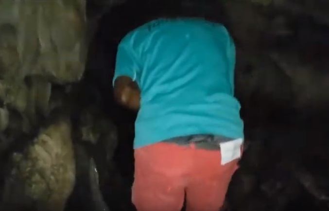 roaring_river_cave_in_jamaica_bend_back