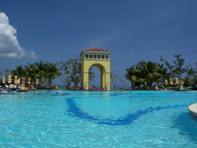 Sandals Whitehouse Swim up Pool Bar