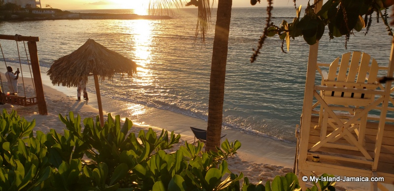 sunset_at_grand_palladium_hotel