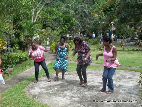 Jamaican ladies dancing at Tapioca Jamaica50 dancing competition