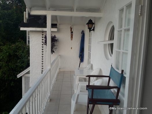 negril_jamaica_resorts_the_spa_retreat_hotel_gate_