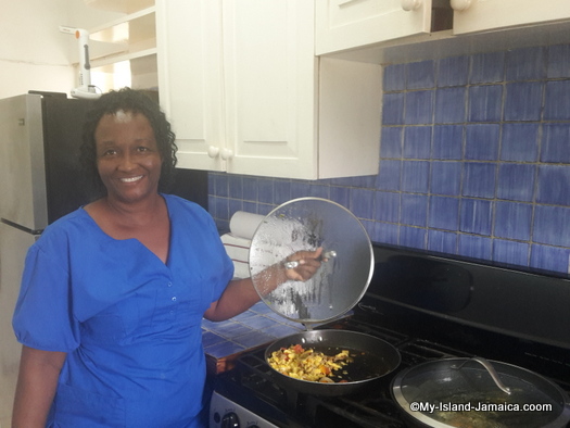 vacation_villas_in_jamaica_moon_san_villa_staff_donna