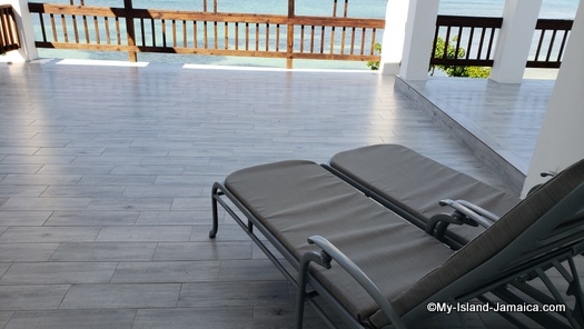 villa_in_jamaica_ivys_cove_patio