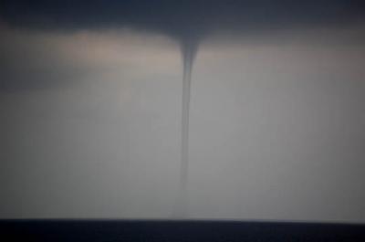 <b><font color=red>Photo Contest Entry #7</font></b><br>Water Spout 