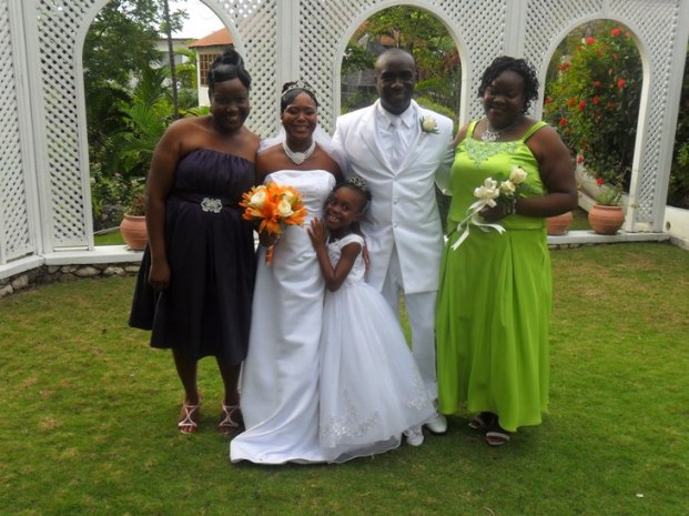 Wedding PhotoShoots - The Groom's sisters