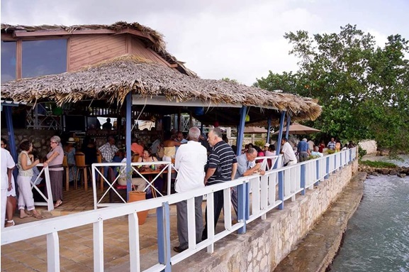 white_house_jamaica_blue_waters_restaurant