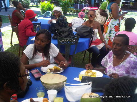 audience_wag_water_valley_committee_mothers_day_brunch