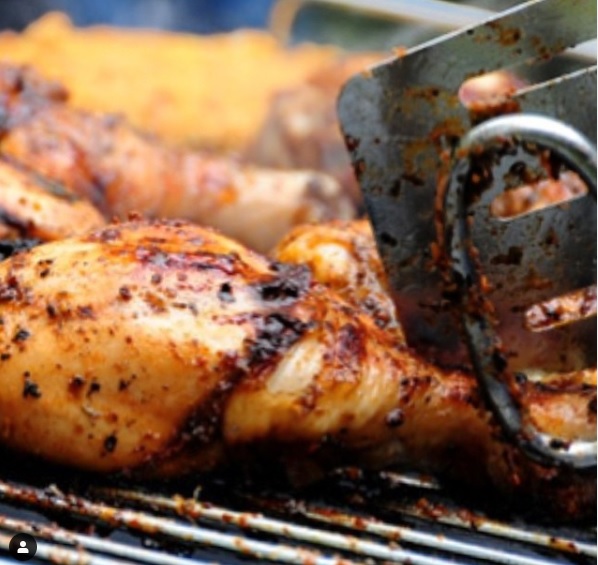 how_to_make_jamaican_jerk_chicken_with_pimento_wood_and_leaves